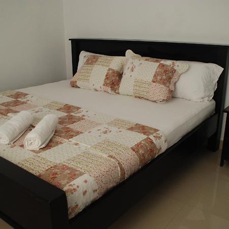 Hotel Coastalbay 2 & Golf Cart Rental San Pedro  Esterno foto