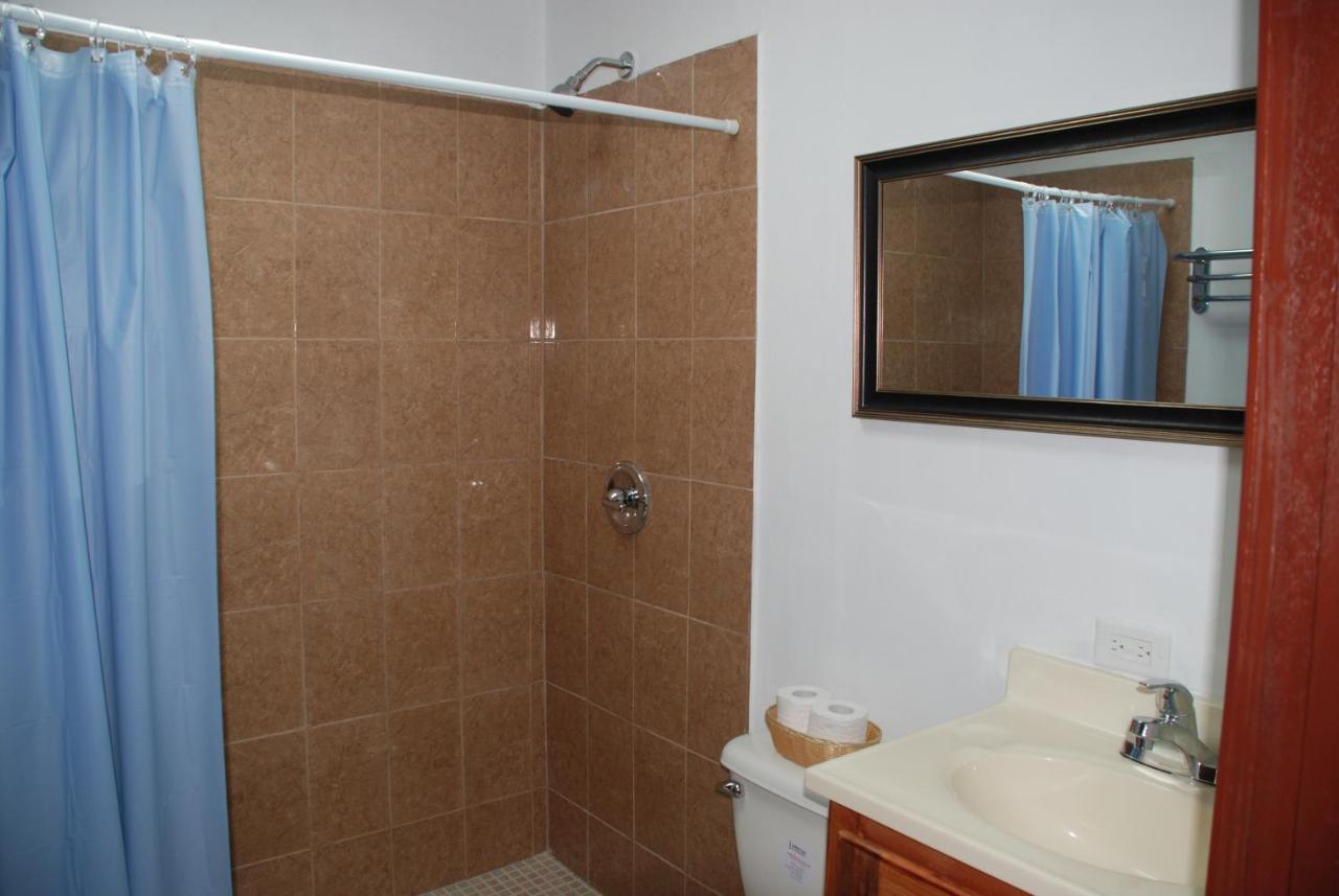 Hotel Coastalbay 2 & Golf Cart Rental San Pedro  Esterno foto