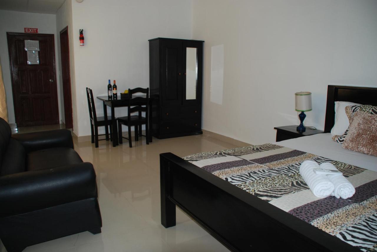 Hotel Coastalbay 2 & Golf Cart Rental San Pedro  Esterno foto