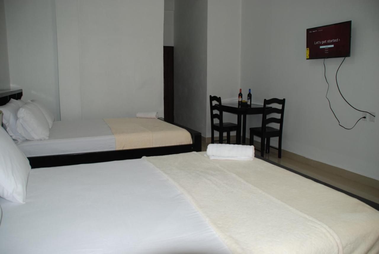 Hotel Coastalbay 2 & Golf Cart Rental San Pedro  Esterno foto