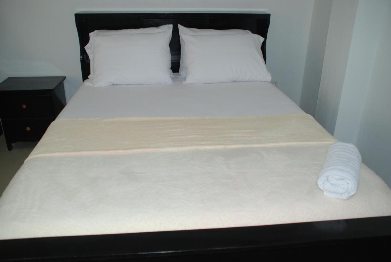 Hotel Coastalbay 2 & Golf Cart Rental San Pedro  Esterno foto