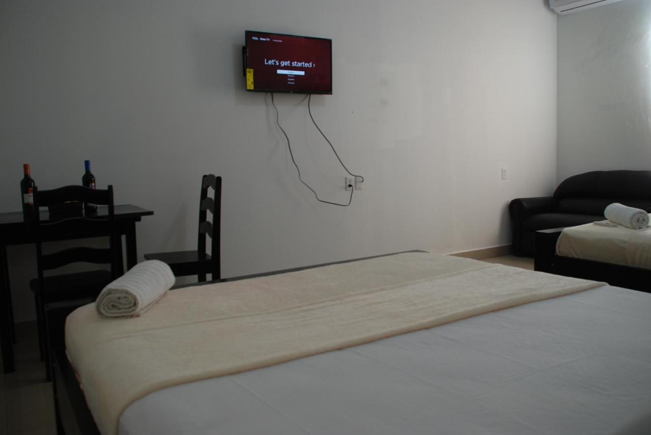 Hotel Coastalbay 2 & Golf Cart Rental San Pedro  Esterno foto
