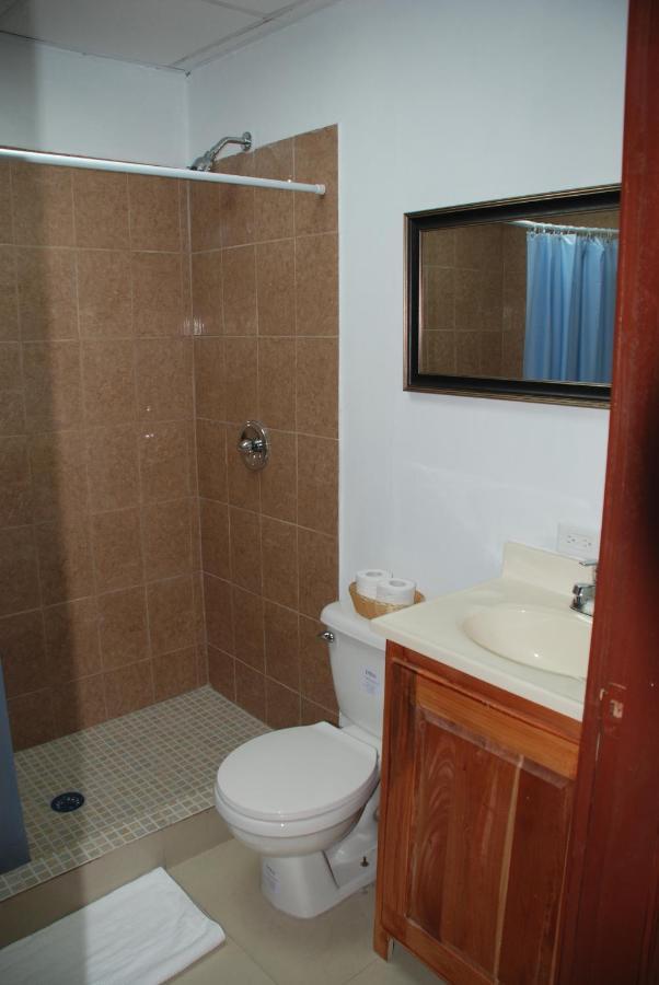 Hotel Coastalbay 2 & Golf Cart Rental San Pedro  Esterno foto