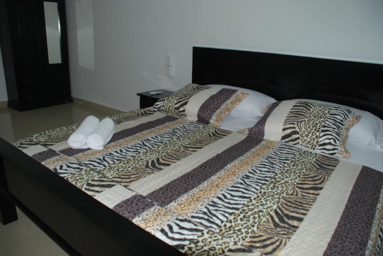 Hotel Coastalbay 2 & Golf Cart Rental San Pedro  Esterno foto