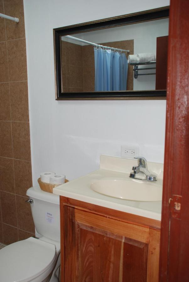 Hotel Coastalbay 2 & Golf Cart Rental San Pedro  Esterno foto